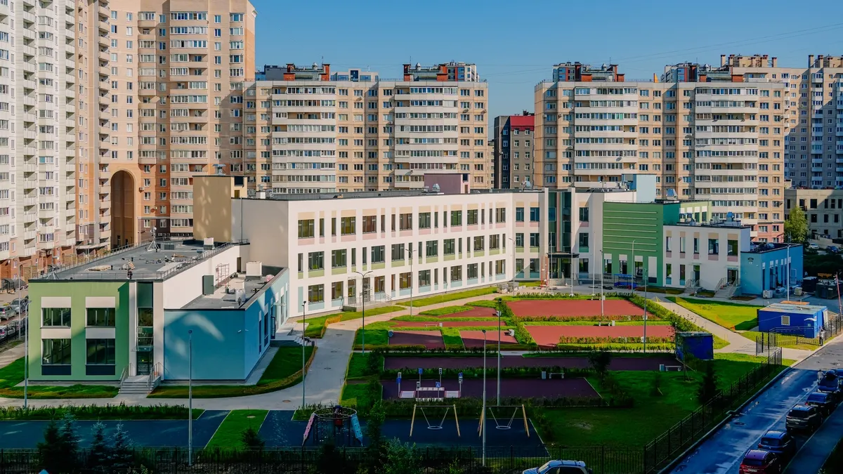 Холдинг «РСТИ» сдал в эксплуатацию начальную школу на Пулковском шоссе