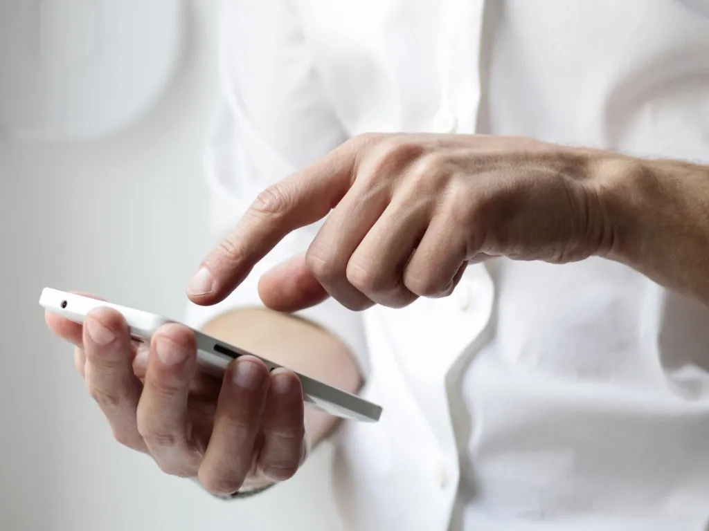 Калькулятор помогает быстро рассчитать основные условия по кредиту на жильё: ставку и сумму ежемесячного платежа. Результаты расчёта всегда предварительные. Звоните и наш менеджер проконсультирует Вас.