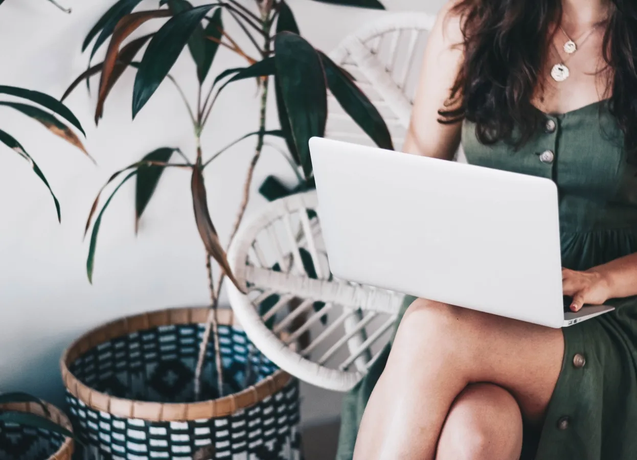 При покупке квартиры в строящемся доме в качестве альтернативы ипотечному кредиту можно воспользоваться рассрочкой до окончания строительства.
Такой инструмент подойдет покупателям, которые планируют в короткий срок продать имеющуюся недвижимость или получить доход, достаточный для покрытия недостающей суммы